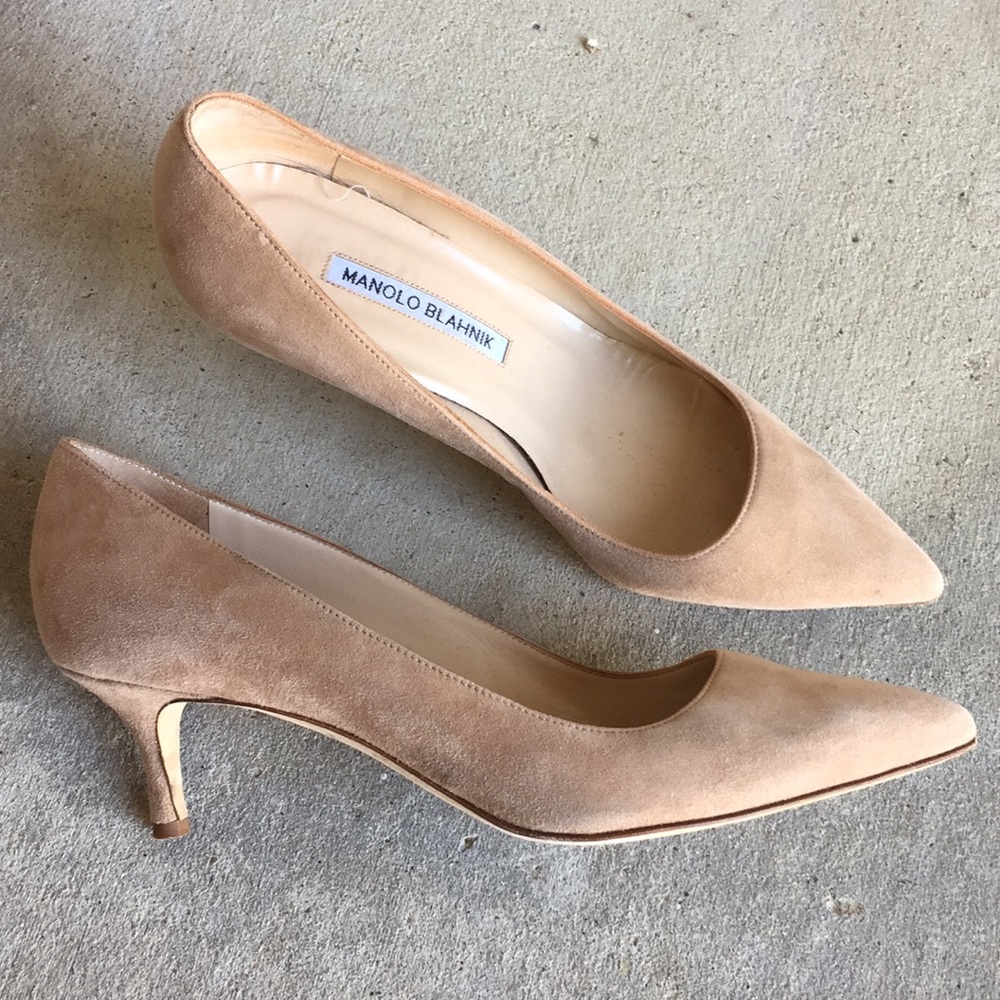 Manolo Blahnik Beige Suede Kitten Heel sz 37.5